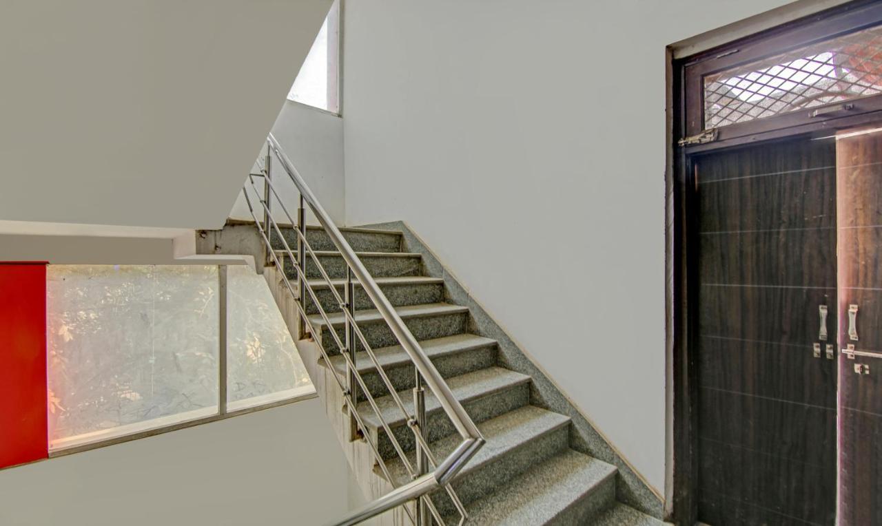 Hotel Treebo Tms Residency Nueva Delhi Exterior foto